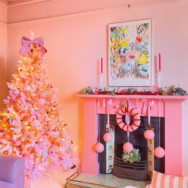 Pink-Wreath-Living-Room-One-Nine-Eight-Five-website