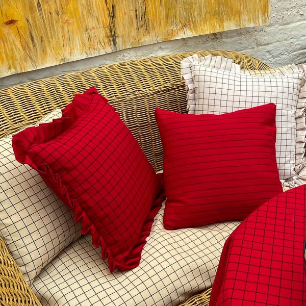 IMG_2874-Cushions-and-Ava-Tablecloth-Red-Green-House-Beverly-Sq-website